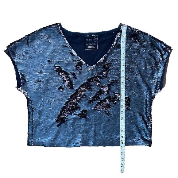 Free People We The Free Glitz It Reversible Sequin Top Blue Silver Blouse Sz XS - Picture 5 of 10